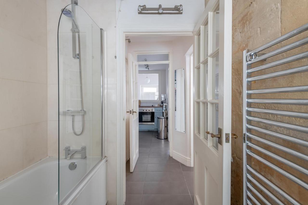 Ainslie'S Apartment Belvedere Bath Esterno foto
